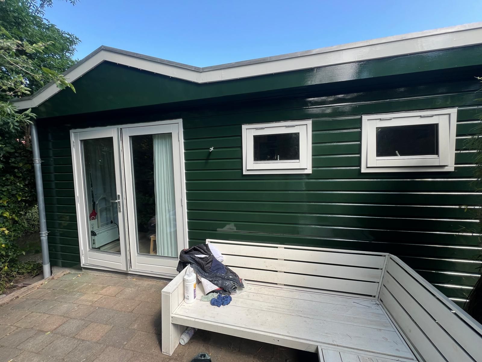 Houten gevel donkergroen