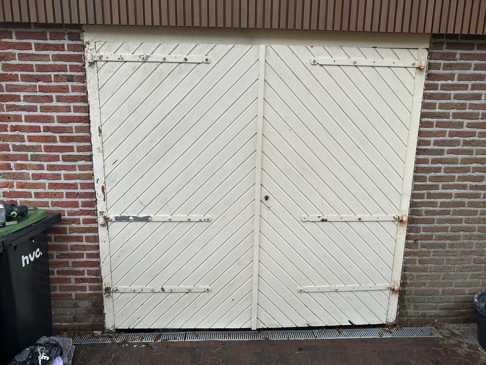 Witte garagepoort