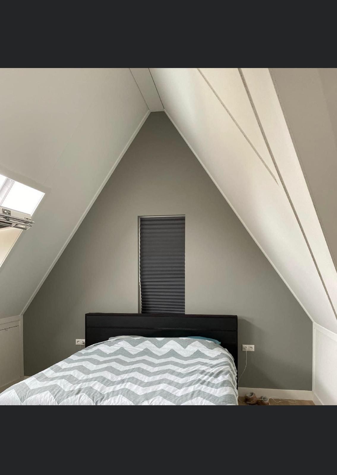Schoorsteenwand op kleur